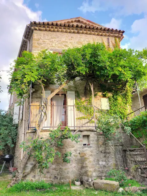 Elégante maison des Baronnies avec grand jardin - Image 1