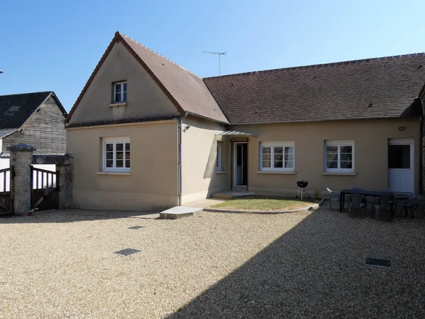 Maison rénovée avec jardin, 3 chambres, à 10 min de Chartres, idéale pour familles et escapades romantiques - FR-1-581-114 - Image 1