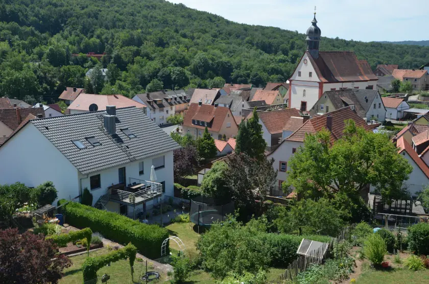 Apartment ~ 110m² in the 1st and 2nd Floor in the beautiful Main Valley, large garden - Image 1
