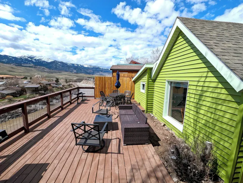 Yellowstone Treasure Guesthouses on the River - Image 1