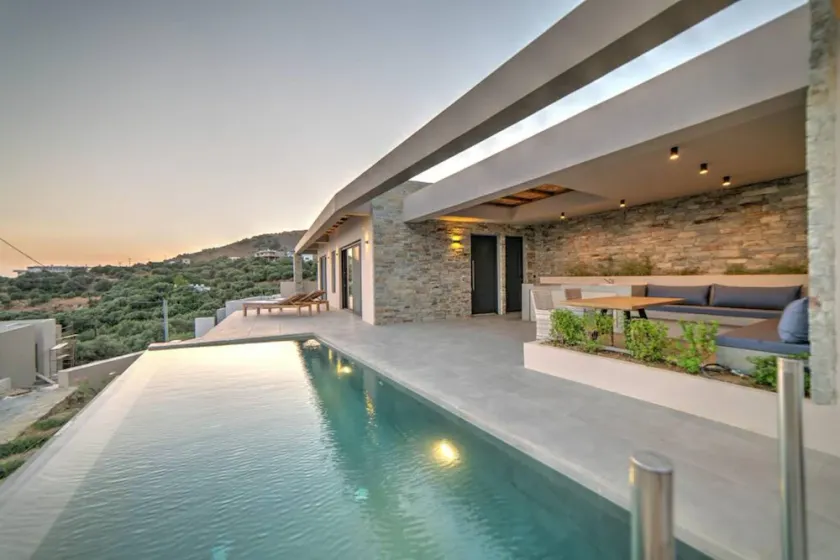 Villa Friday in Mariou - Image 1