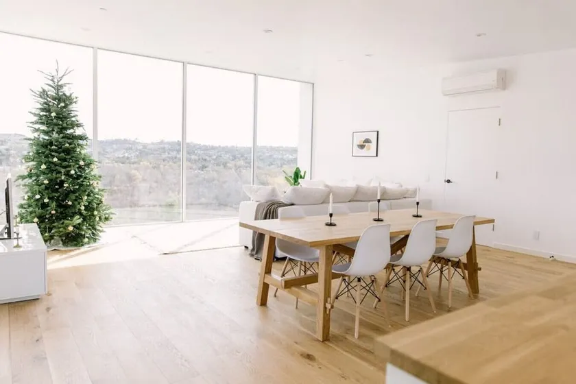 A modern light-filled haven in a tranquil setting - Image 1