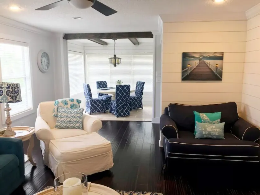 Spacious Comfortable 2 Bedroom/ 2 Bath Condo - Gated South End - Image 1