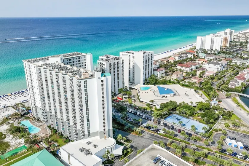 Pelican Beach Resort by Panhandle Getaways - Image 1