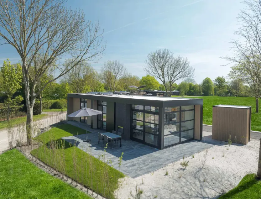 Modern Villa With Pets Welcomed - Image 1