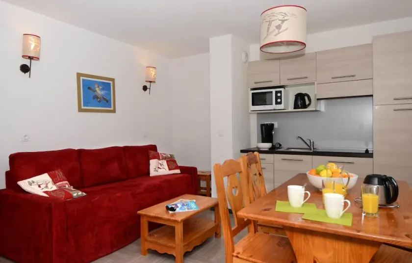 100m from ski slopes, fitness, swimming pool, tv, ski locker, 53m², Vars - Image 1