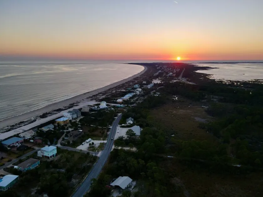 Beach Life RV ... Come relax and play on the beaches of south Cape San Blas! - Image 1
