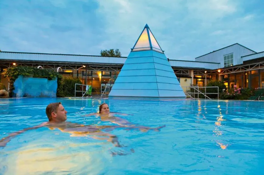 Stylish Holiday Apartment Near the spa Park in Bad Birnbach - Image 1