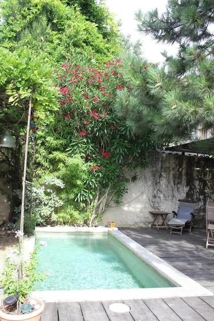 Laure de Noves: 40m² Haus mit Terrasse am Pool - Image 1