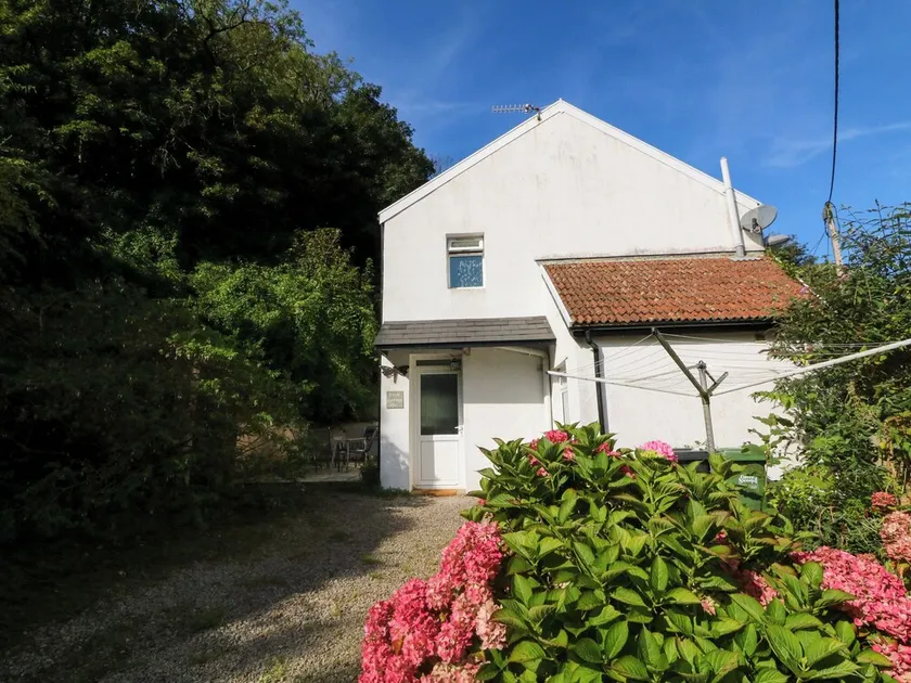 KILN COTTAGE, family friendly, with a garden in Combe Martin - Image 1