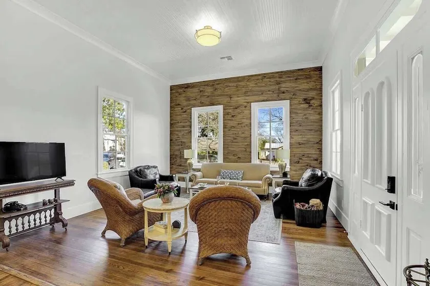 New! Luxurious Home with Wine Cellar & Firepit! - Image 1
