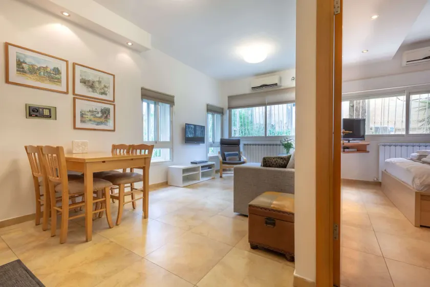 Komfortables Apartment mit einem Schlafzimmer in einer prestigeträchtigen Lage - Image 1