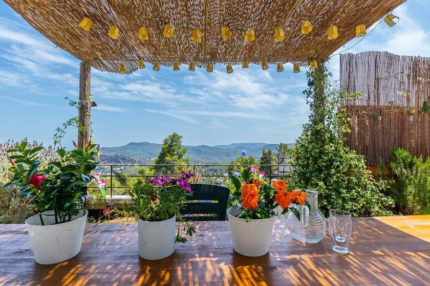 Gemütliches kleines Haus mit herrlichem Blick auf Muntana und Barcelona - Image 1