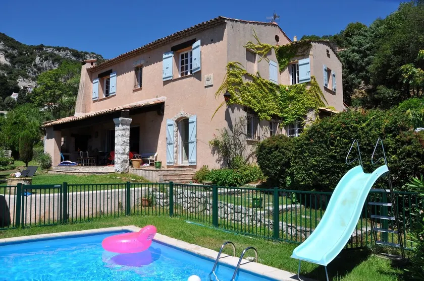 Big provincial villa outside Monte Carlo - Image 1