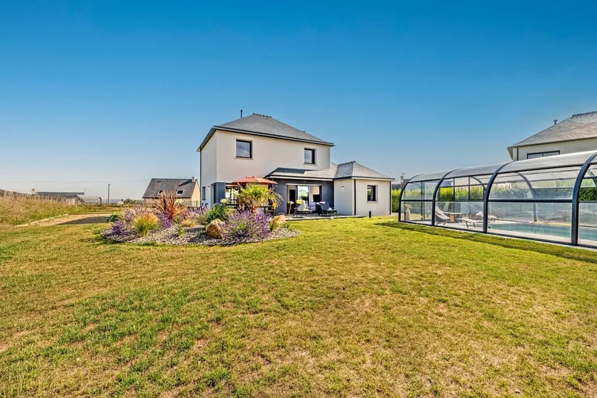Ti Braz – Stunning House with Sea View, Private Pool & Wi-Fi in Plouguerneau - Image 1