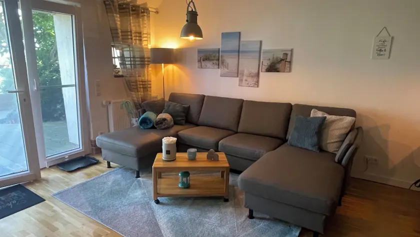 Gulfhof vacation apartment \"Langeoog\" with a view of the nature reserve - Image 1