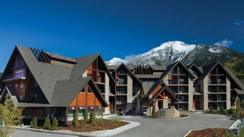 Mountain View retreat - 1 BR Canmore condo m / pool, vandrutschebane og boblebad - Image 1