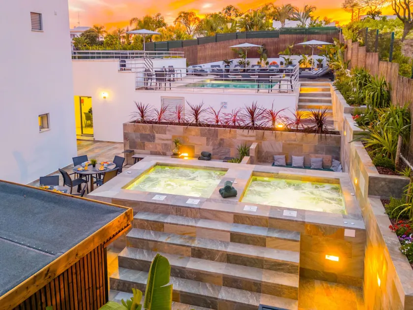 Villa Santa Rosa - Conforto e lazer com piscina e zona de jogos em Armação de Pêra - Image 1