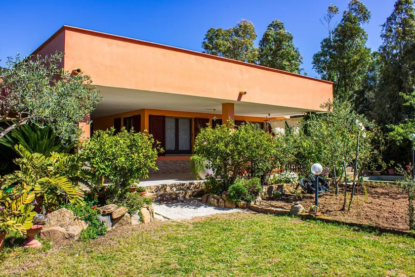 Villetta I Pini Azzurri, with large garden and private tennis court - Image 1