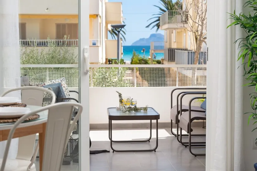 Modern Apartment for 5 on the beach of Alcúdia, with WiFi, AC and terrace - Image 1