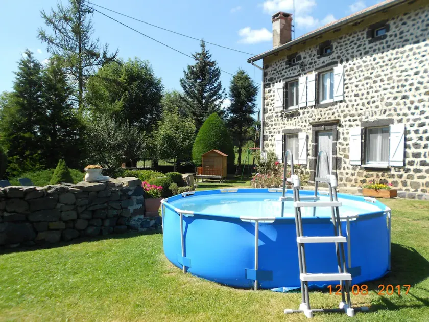 Gite, calme, carrefour de la randonnée, auvergne, famille ou groupe de retraités - Image 1