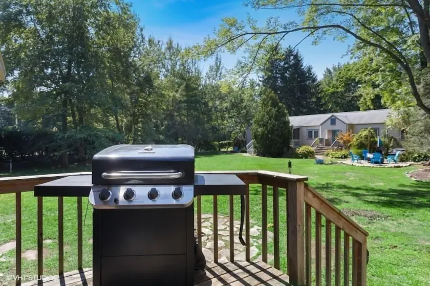 Union Pier Home With Hot Tub and One Block To Beach! - Image 1