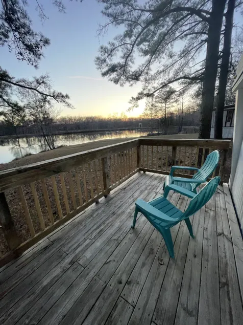 Adorable Fisherman’s Cottage Near Paris Landing - Image 1
