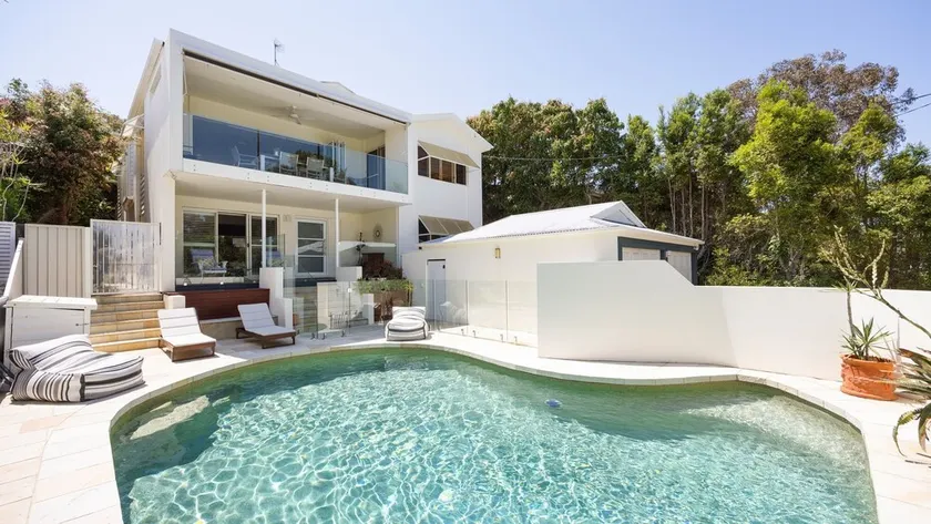 Stunning Family Holiday Home Centrally Located in Noosa Heads - Image 1