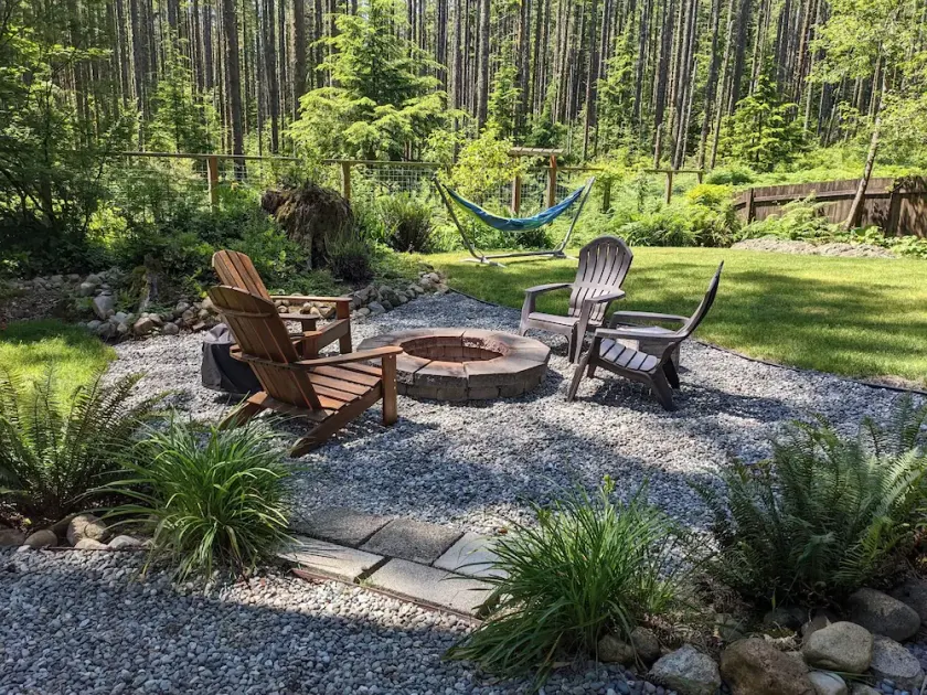Studio Cabin, minutes from lake and trails - Image 1