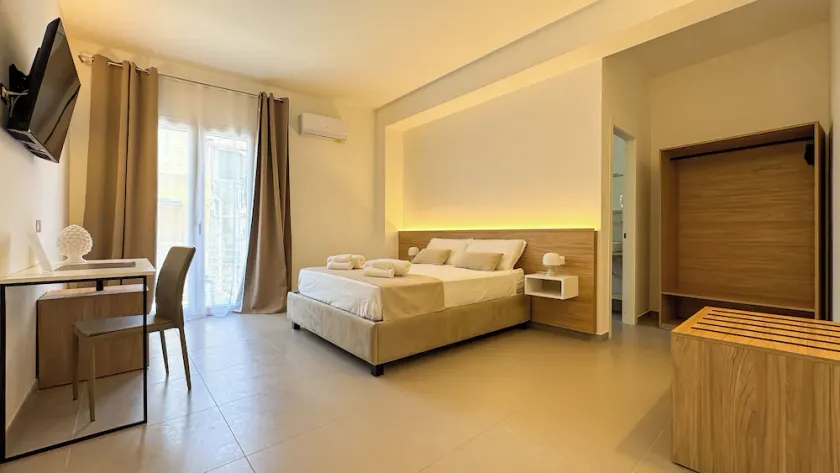 Tevergad Premium Rooms - Image 1
