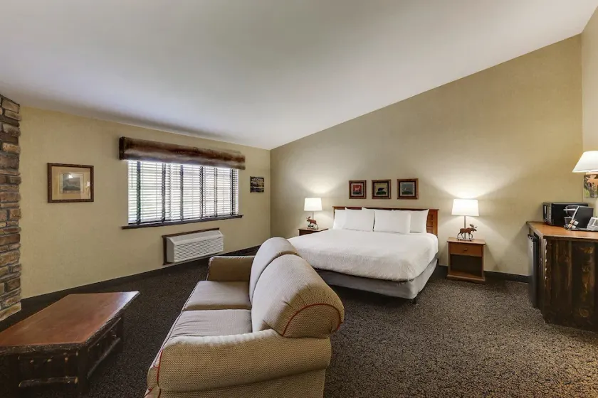 Expanded King Executive w/ Massage Chair & Living Area! Stoney Creek - Image 1