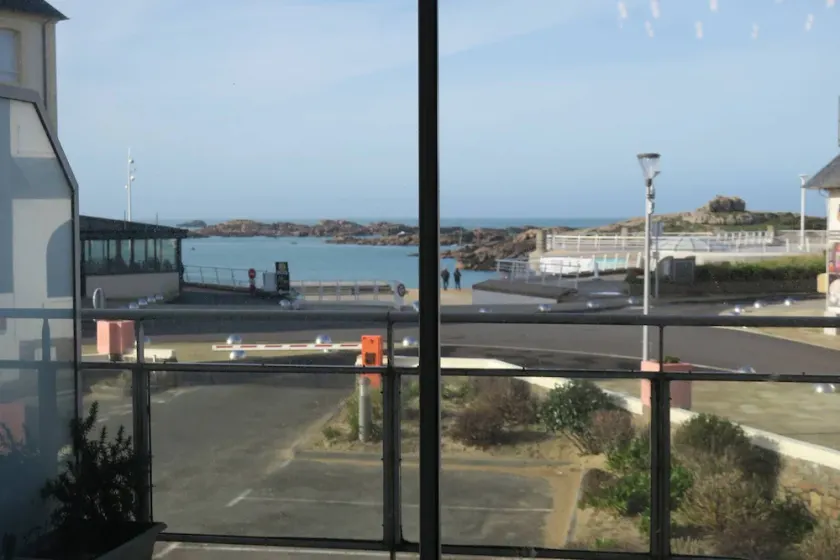 Appartement avec WIFI VUE SUR MER plage du Coz-Pors à TREGASTEL - Image 1