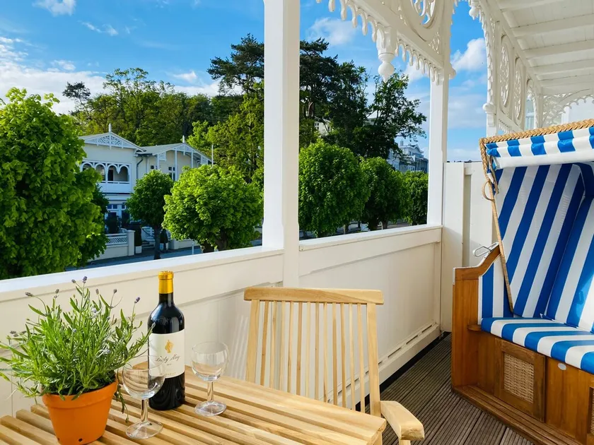 Baltic Sun Apartment 6 in Villa Sonneck, Sellin – Sauna & 2 Balconies - Image 1