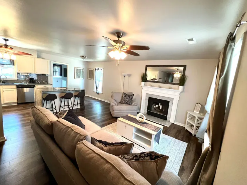 Clean, Quiet, & Cozy Ashland Home  - Image 1