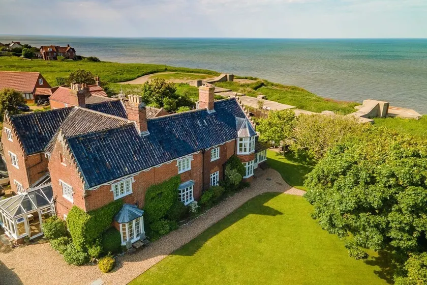 Meadow Manor - Seven Bedroom Villa, Sleeps 14 - Image 1