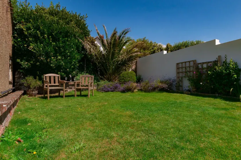Spacious  family   house with panoramic  sea views - short walk to the beach. - Image 1