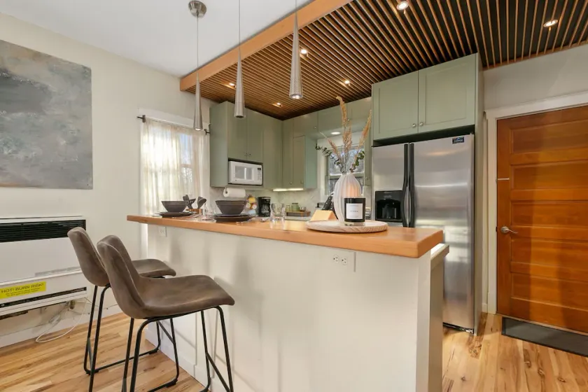 Lavish Retreat in Old Town - Walk Everywhere! - Image 1