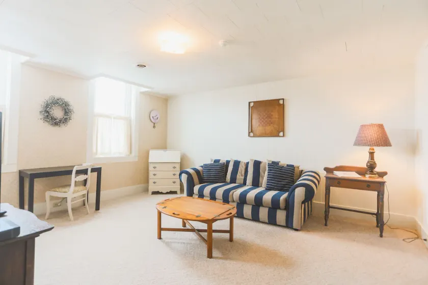 Executive Apartment 1 Bedroom Excellent Location - Image 1