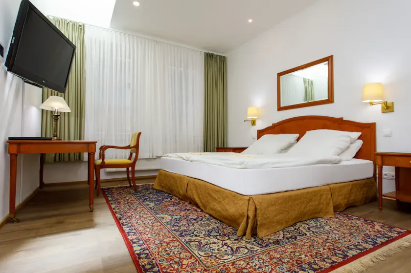 Stylish accommodation in the center of Litomyšl with parking - Image 1