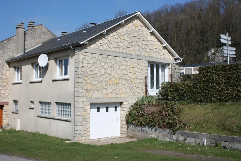 Family house in Veules-les-Roses - Image 1