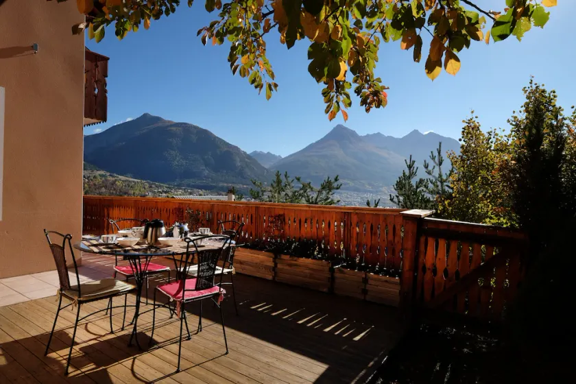 CHALET 4 * SOUTH TRIPLEX SOFT CHIMNEY BALCONIES GARDEN VIEW GREENHOUSE CHE CALM - Image 1