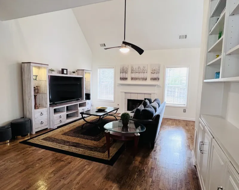 4 BR home quiet and peaceful - Image 1