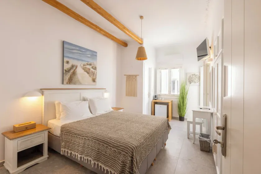 Parosquare Central Suites - Image 1