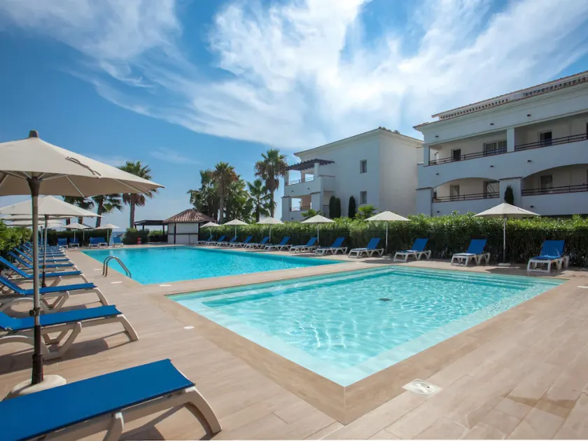 Accès Direct à la Plage | 500m des Commerces - Image 1