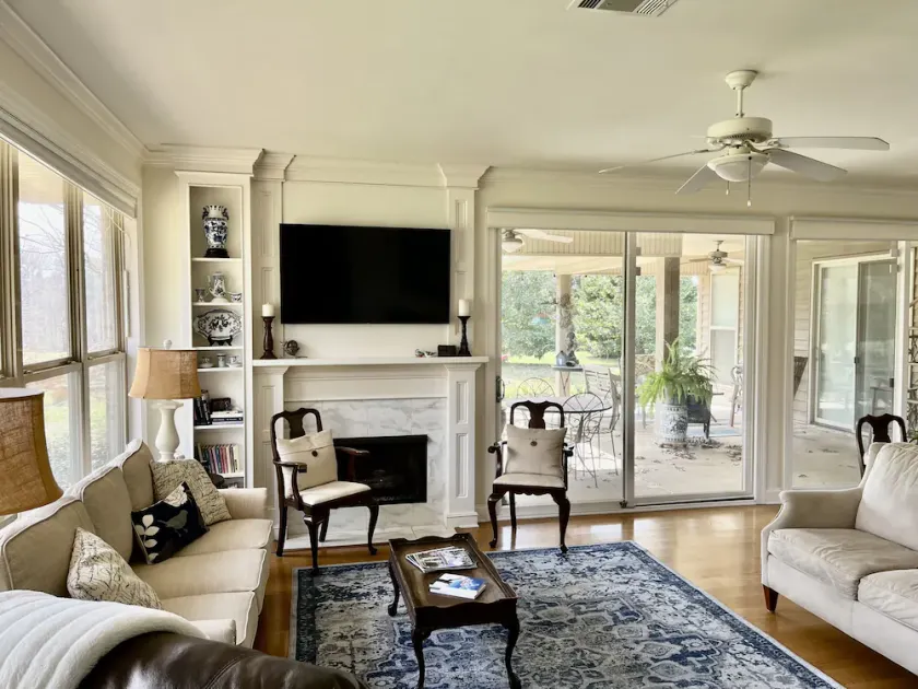 Country home w/beautiful views, close to town, reservoir and Natchez Trace - Image 1
