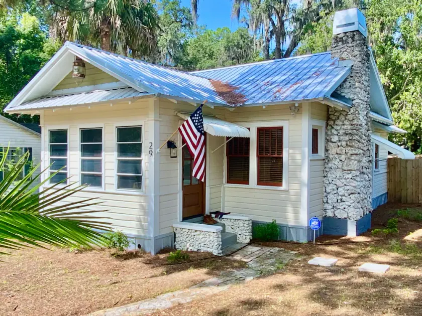 Serene 1940s Cottage: Kayak, Fish, Birdwatch. Old Florida Nature Coast Escape. - Image 1