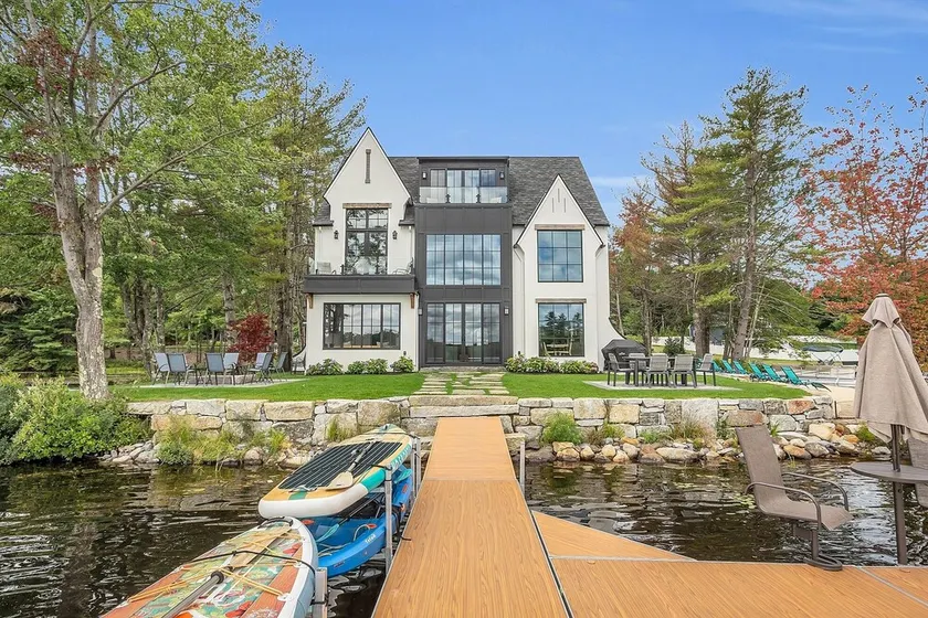 VRBO Top 10 of 2024!- Copley's Lakefront Cottage on Lake Monomonac - Image 1