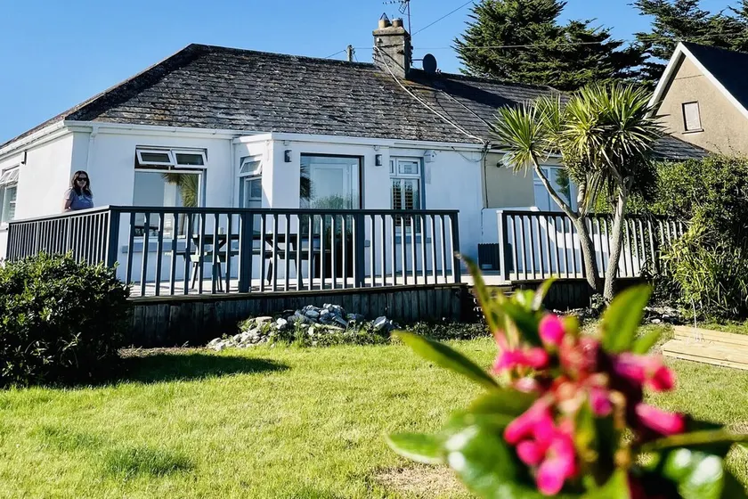 Wavecrest Holiday Cottage by Trident Holiday Homes - Image 1