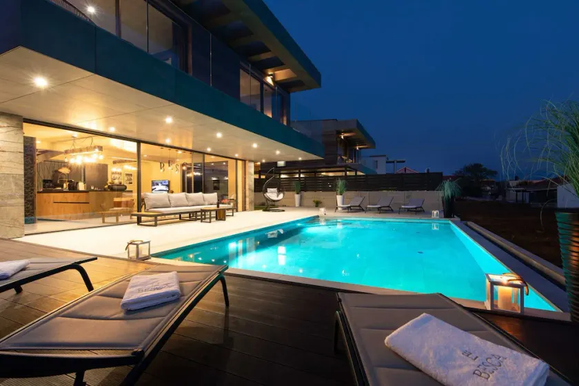 Luxusvilla BESCA mit Sauna und Jacuzzi - Image 1