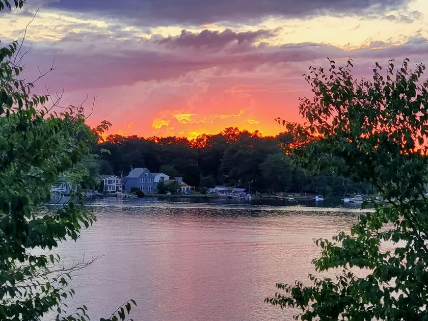 Cozy Lake Front Cottage on Long Pond - Image 1